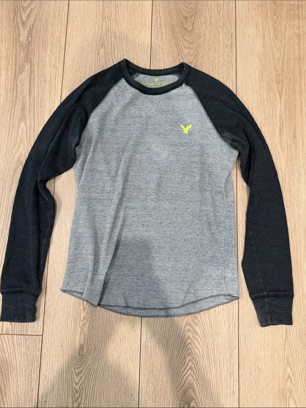 American Eagle Black Gray Long-Sleeve Waffle Knit T-Shirt XS